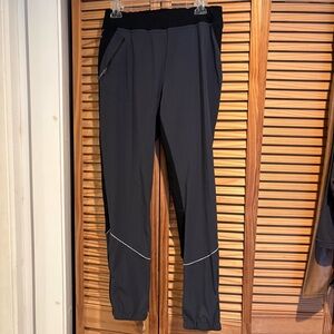 Ibex women’s Black Joggers Medium Merino Wool Gorpcore Reflective Trim Outdoors